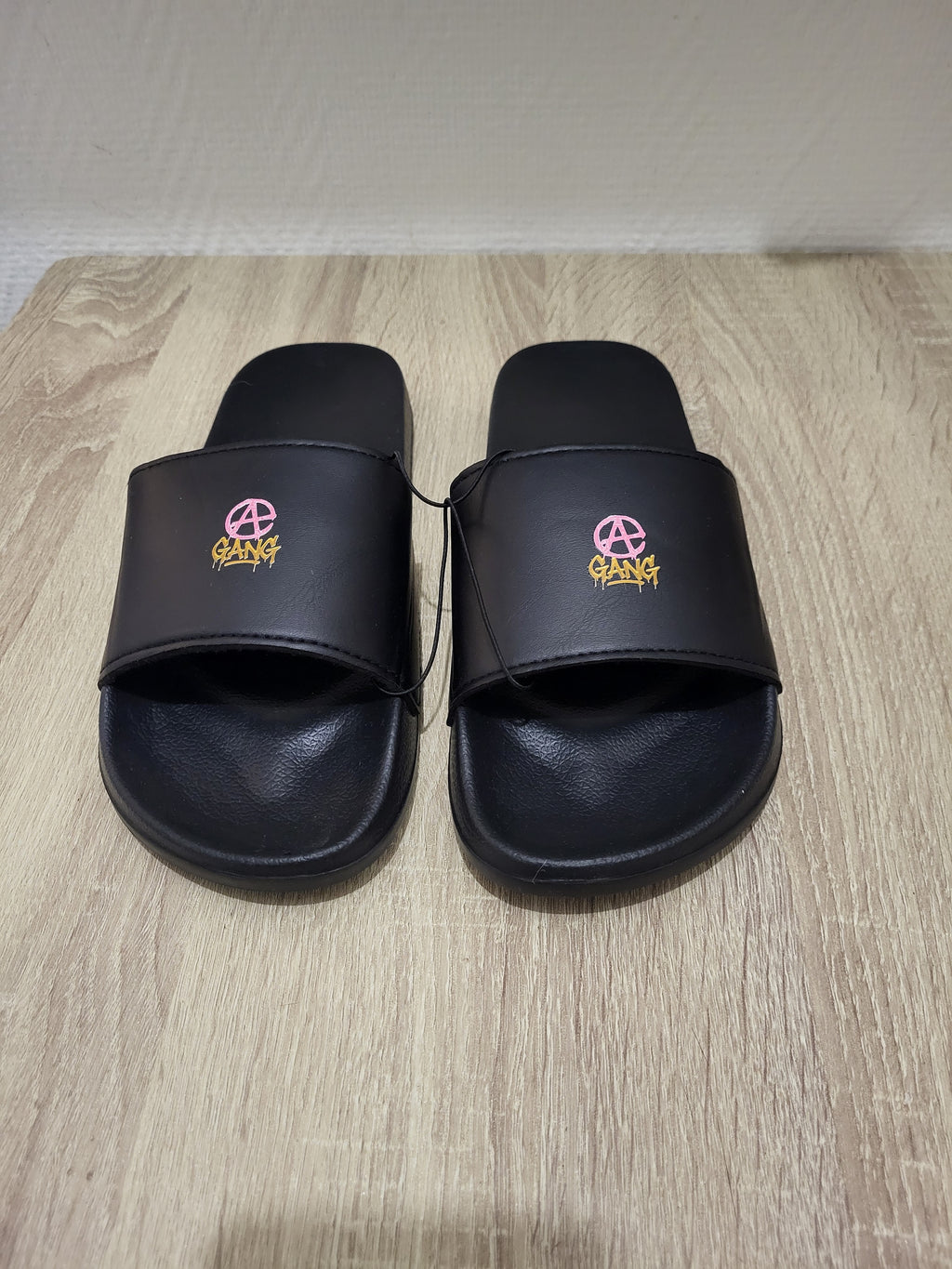 Claquettes Antidérapantes Aop Gang Official
