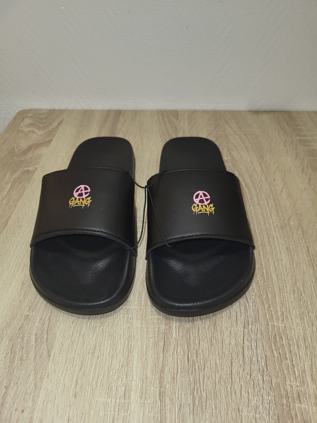 Claquettes Antidérapantes Aop Gang Official