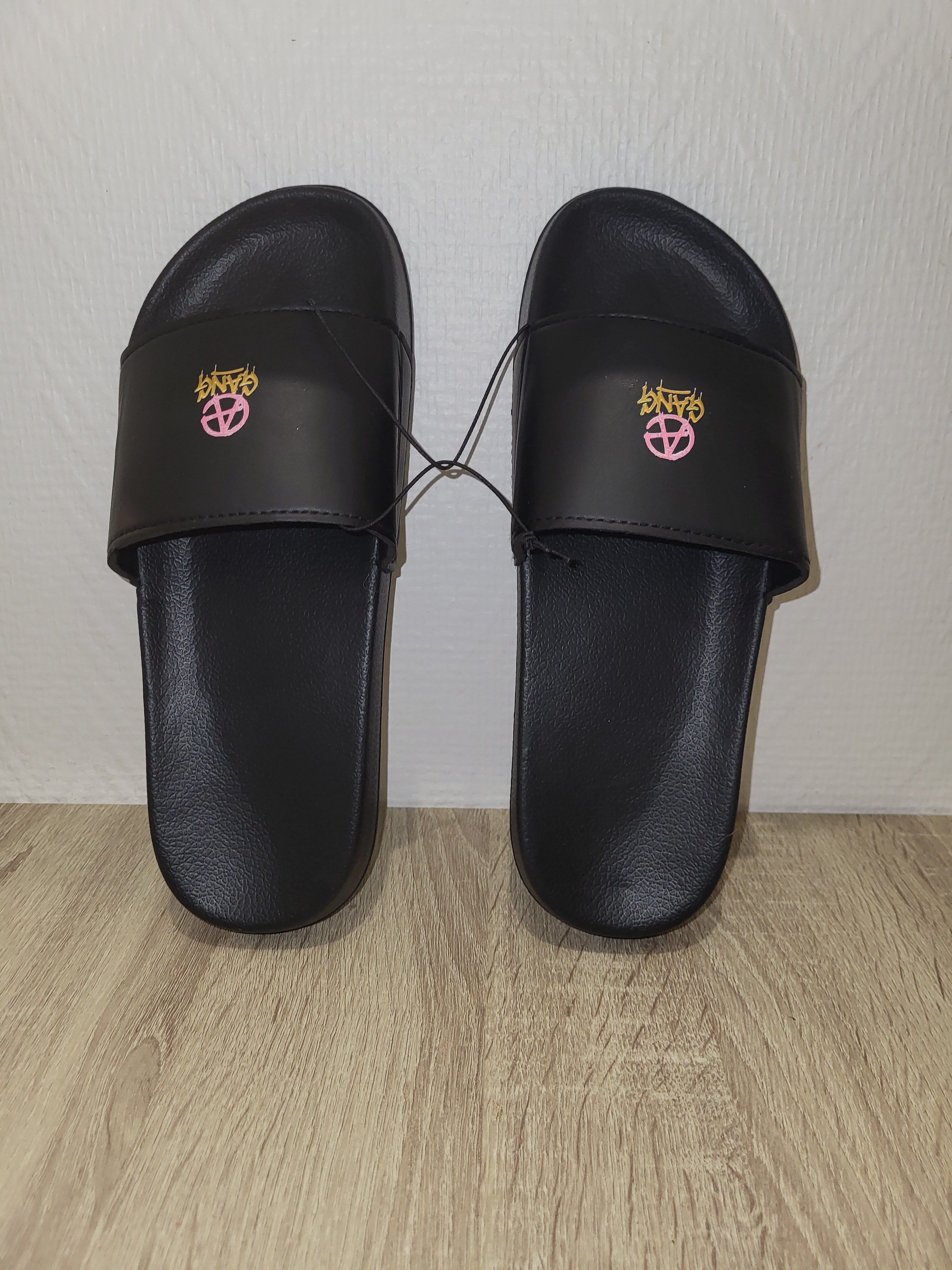 Claquettes Antidérapantes Aop Gang Official